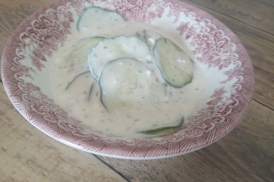 Böhmischer Gurkensalat