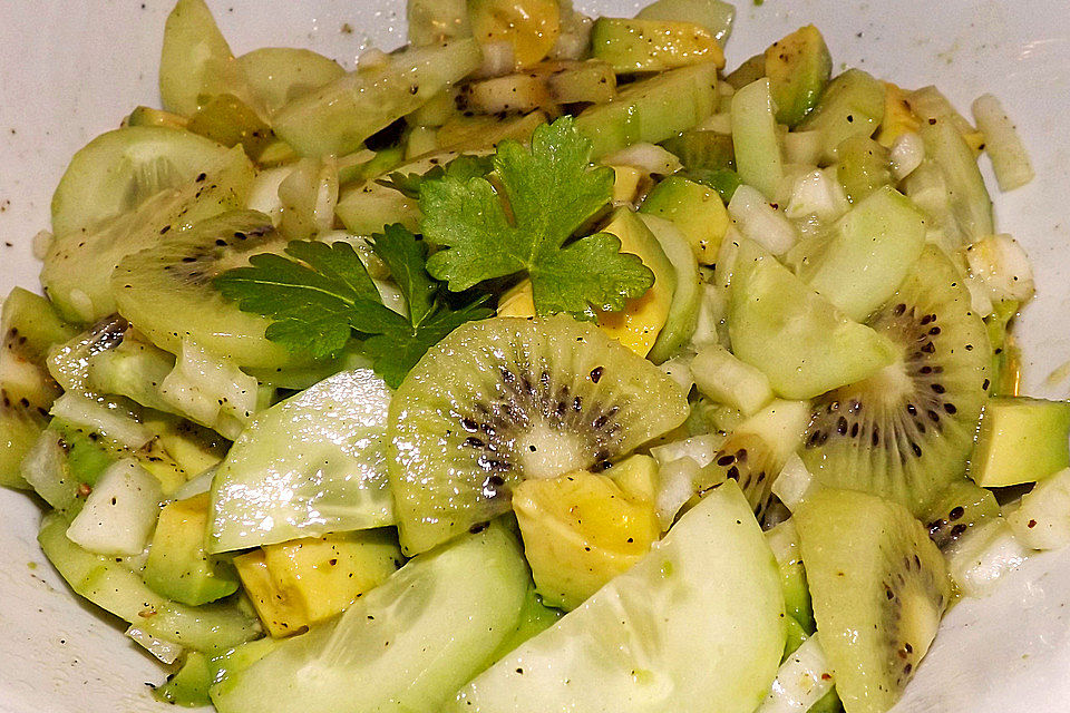 Gurken-Kiwi-Salat