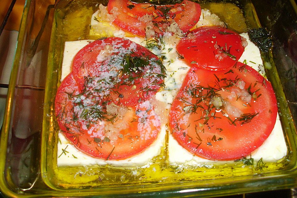 Gegrillter Fetakäse mit Tomaten