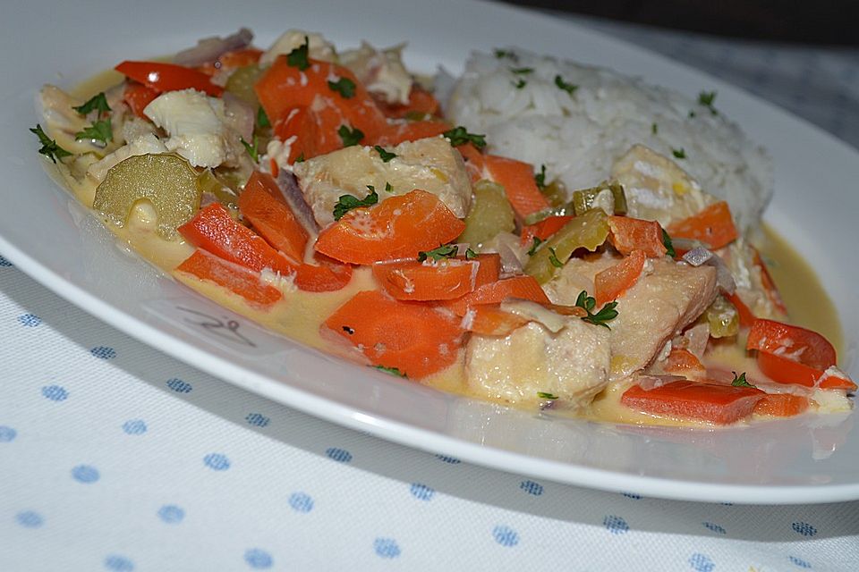 Fischfiletstreifen in Rahmgemüse