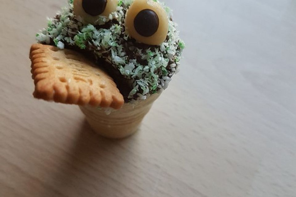 Krümelmonster im Waffelbecher