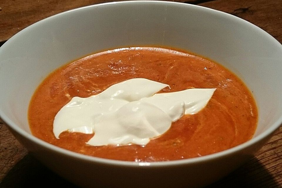 Paprika-Preiselbeer-Créme-Süppchen