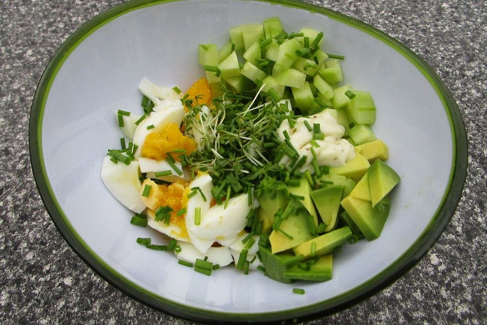 Grüner Eiersalat mit Avocado