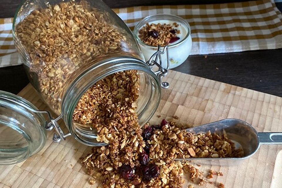 Knuspriges Granola