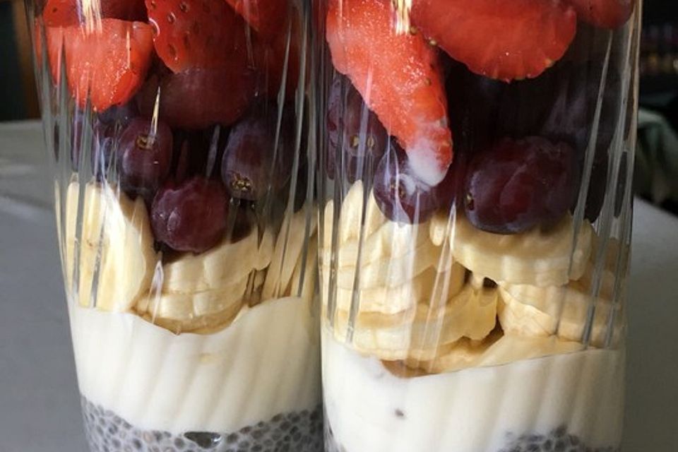 Chiapudding mit Vanillejoghurt