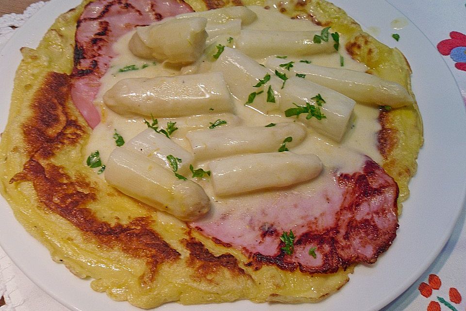 Spargel mit Schinkenpfannkuchen