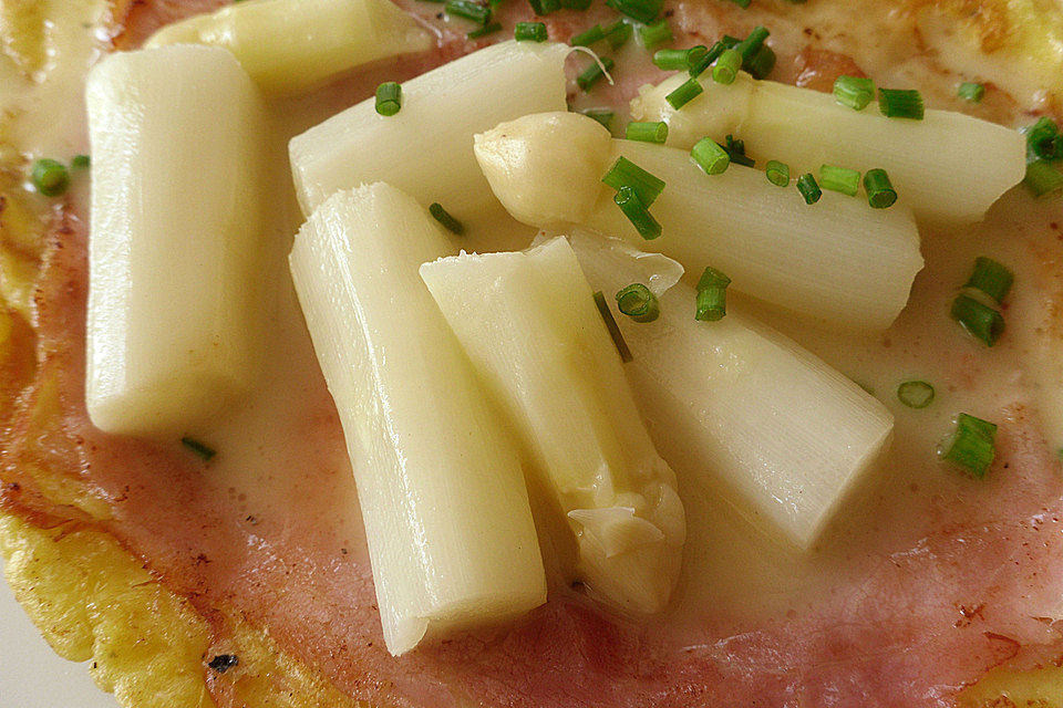 Spargel mit Schinkenpfannkuchen