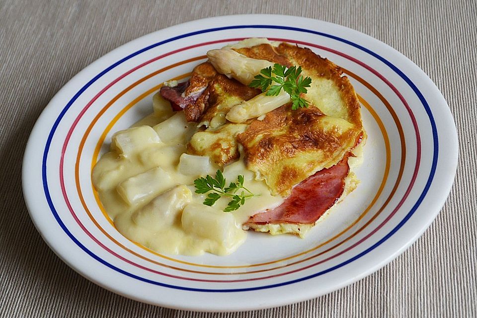 Spargel mit Schinkenpfannkuchen