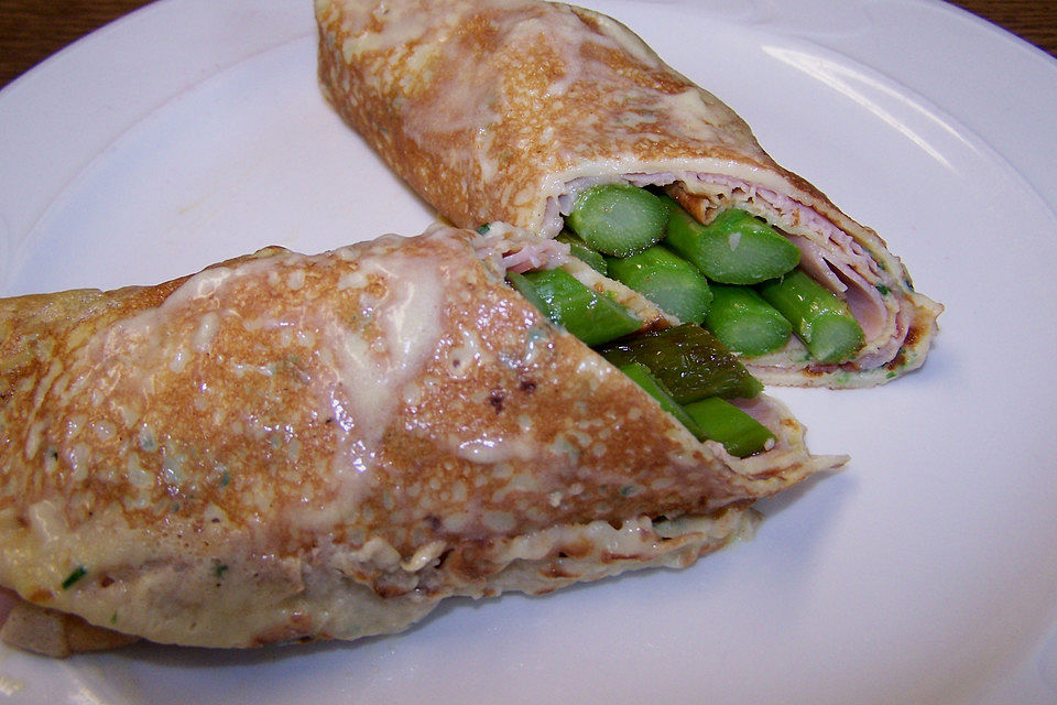 Spargel mit Schinkenpfannkuchen