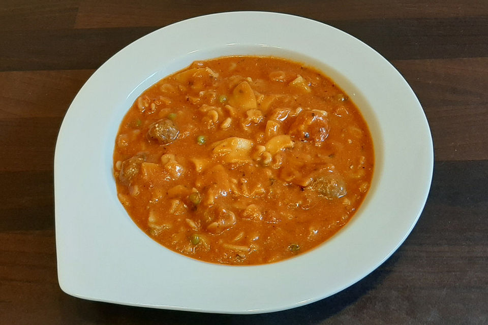 Tomatensuppe mit Hackklößchen