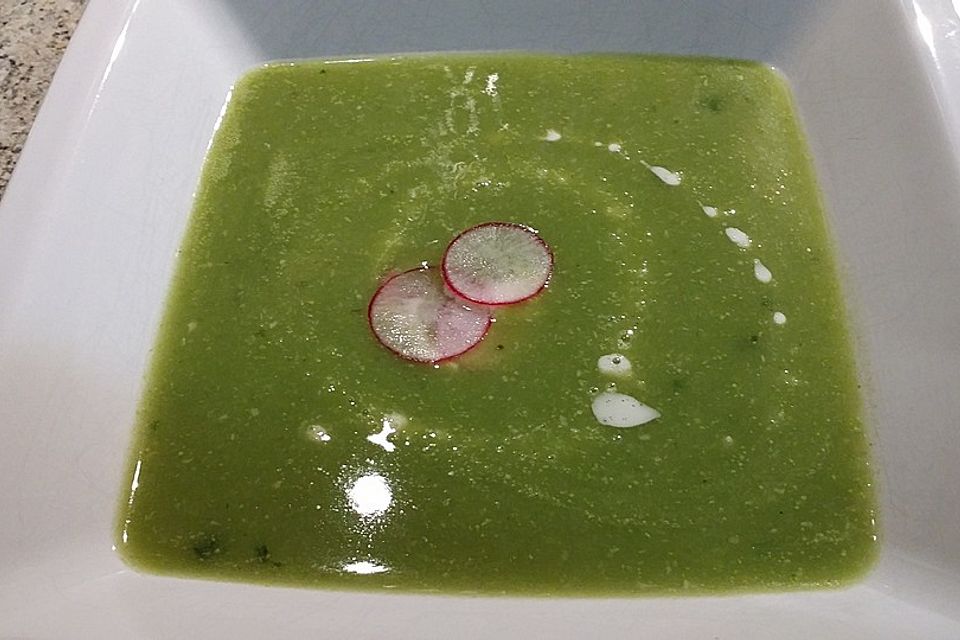 Wasabi-Radischenblatt-Suppe