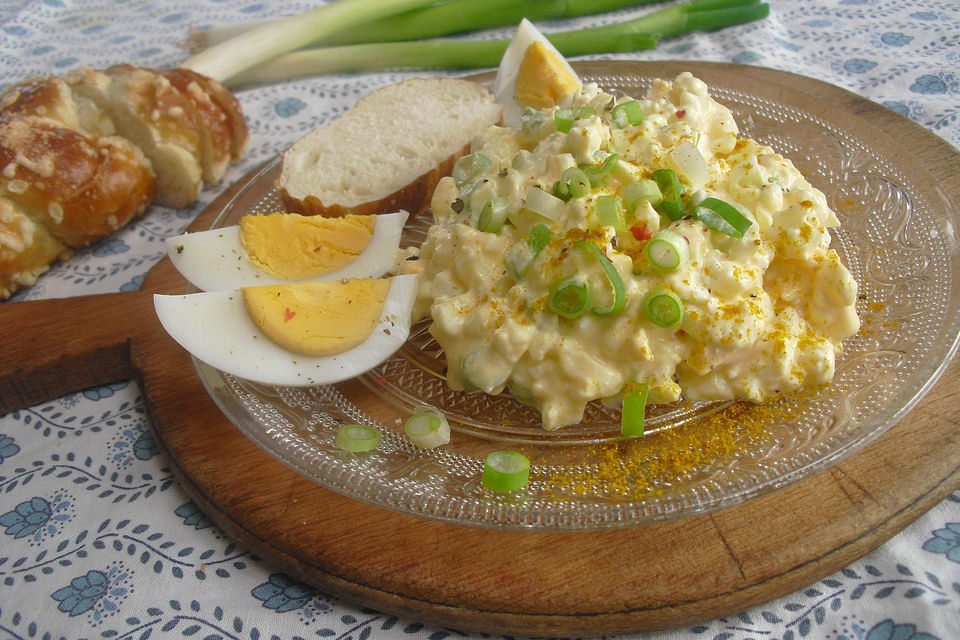 Eiersalat mit körnigem Frischkäse