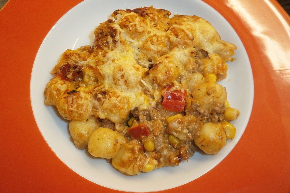 Gnocchi-Gemüseauflauf mit Hackfleischsoße