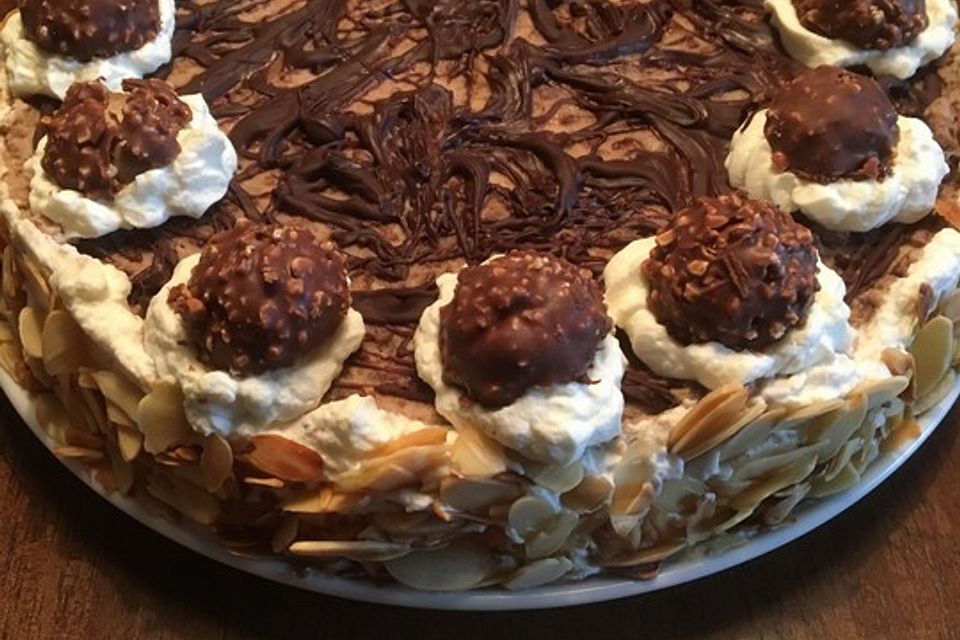 Feine Rocher - Torte