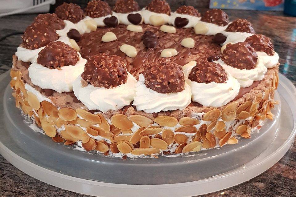 Feine Rocher - Torte