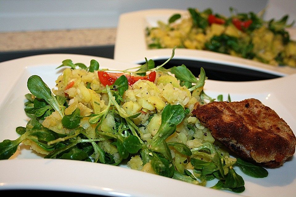 Kartoffelsalat mit Feldsalat