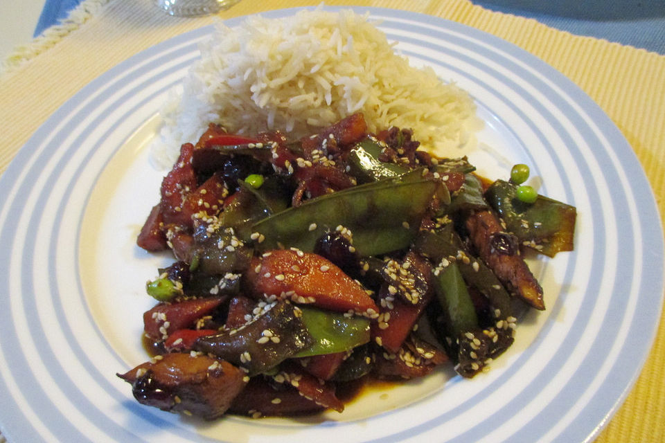 Süßkartoffeln mit mariniertem Hähnchen