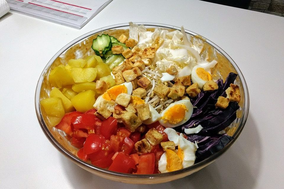 Indonesischer Gemüsesalat Gado Gado