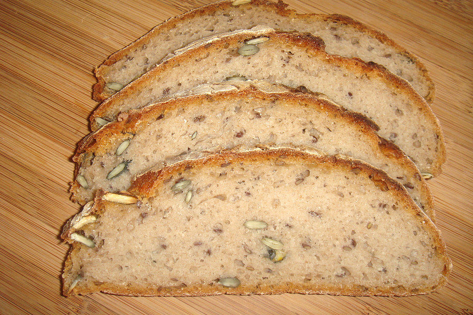 Mischbrot mit Körnern