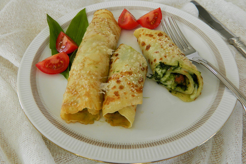 Mit Bärlauch gefüllte Crêpes