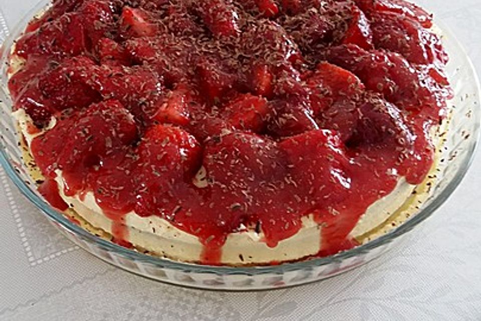 Erdbeer-Spaghettieis-Torte