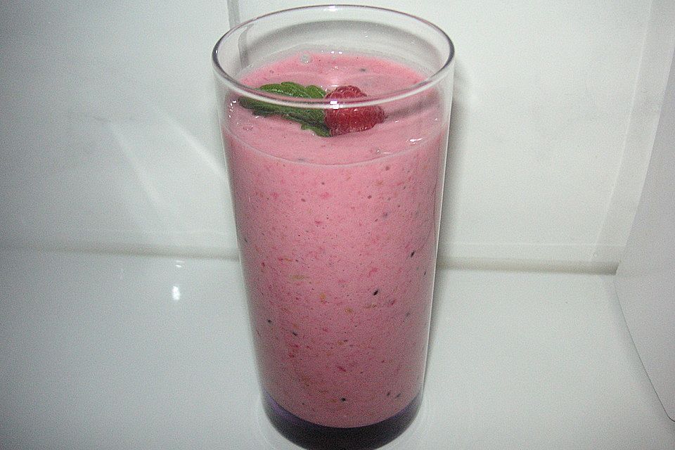 Himbeer-Bananen-Kiwi-Smoothie