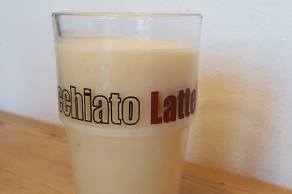 Orangen-Bananen-Buttermilch-Smoothie