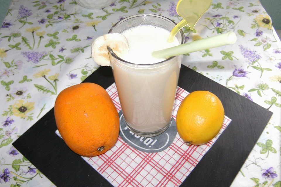 Orangen-Bananen-Buttermilch-Smoothie