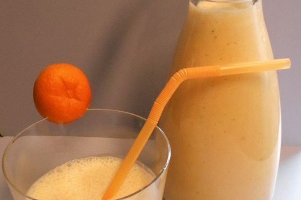 Orangen-Bananen-Buttermilch-Smoothie