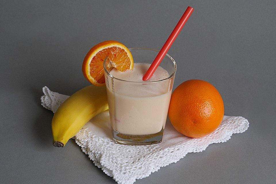 Orangen-Bananen-Buttermilch-Smoothie