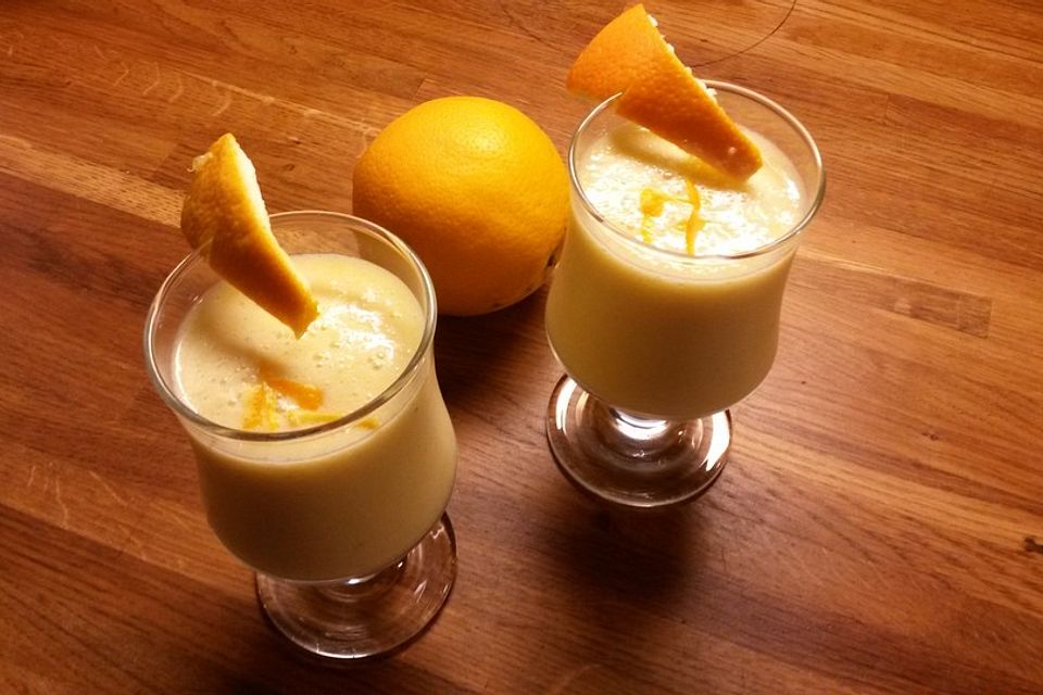 Orangen-Bananen-Buttermilch-Smoothie