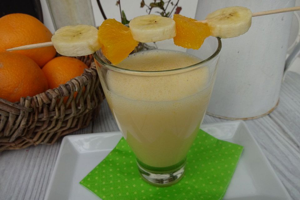 Orangen-Bananen-Buttermilch-Smoothie