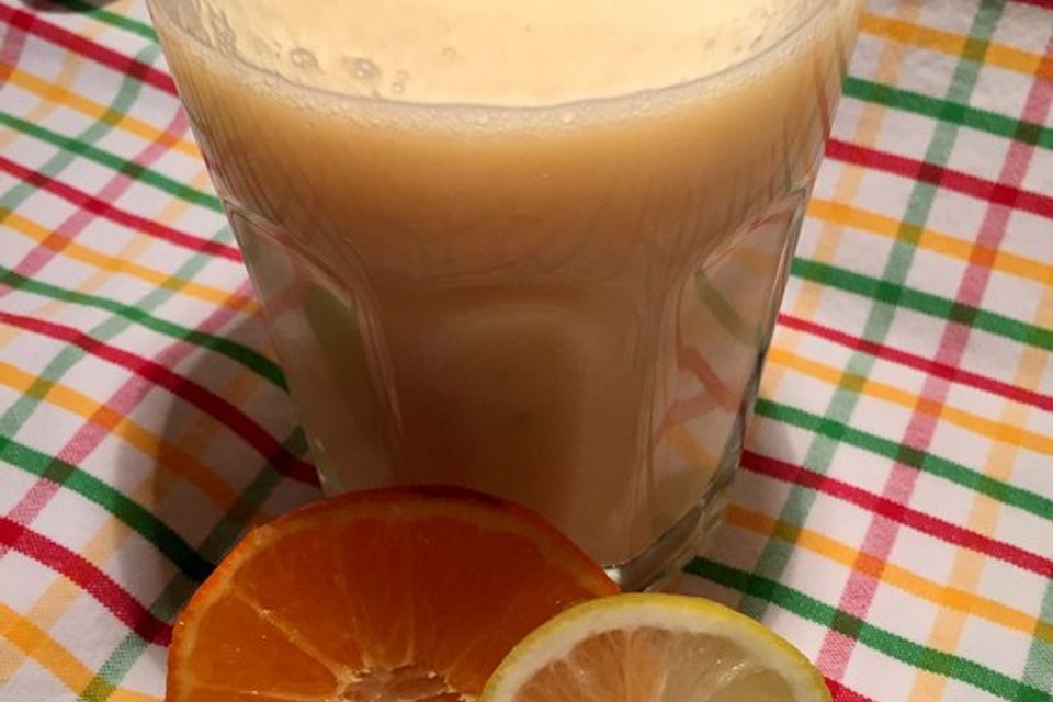 Orangen-Bananen-Buttermilch-Smoothie