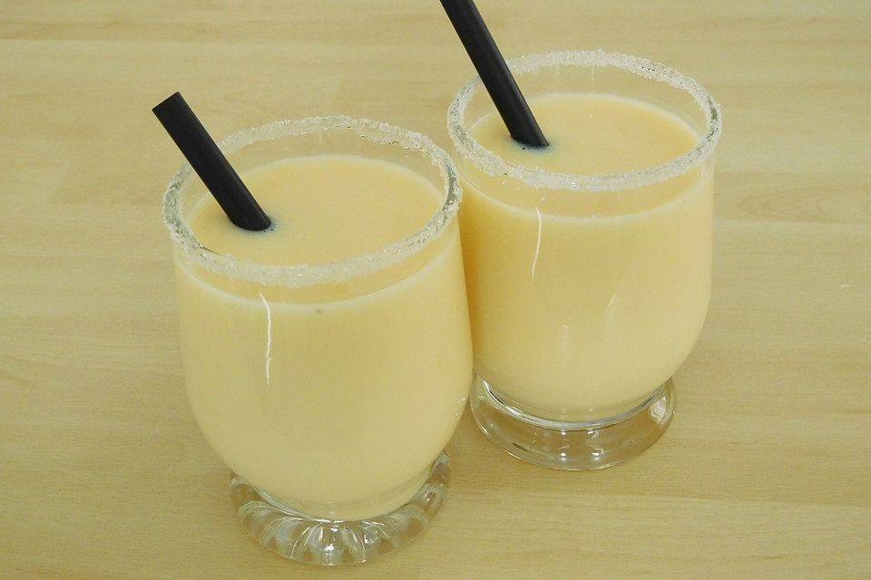 Orangen-Bananen-Buttermilch-Smoothie