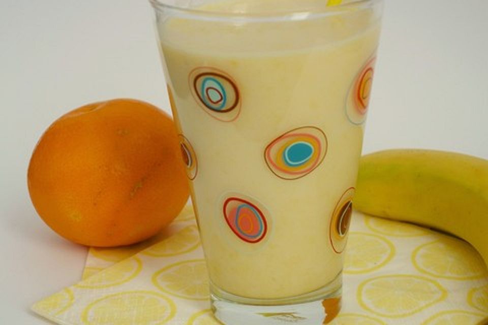 Orangen-Bananen-Buttermilch-Smoothie