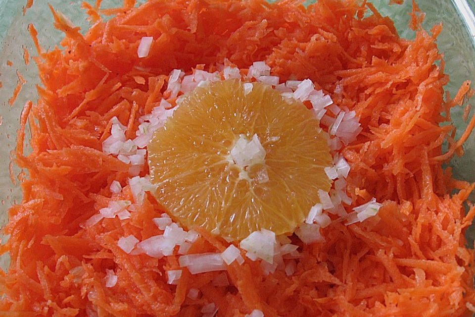 Möhrensalat mit Orangen-Vinaigrette