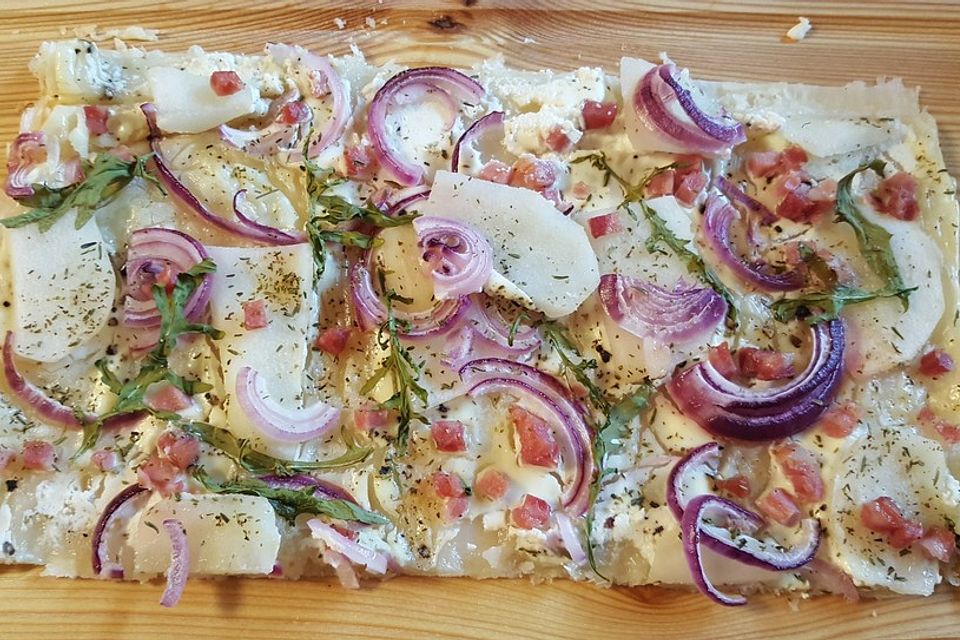 Schneller Flammkuchen mit Birne