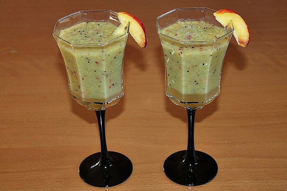 Kiwi-Banane-Apfel-Smoothie