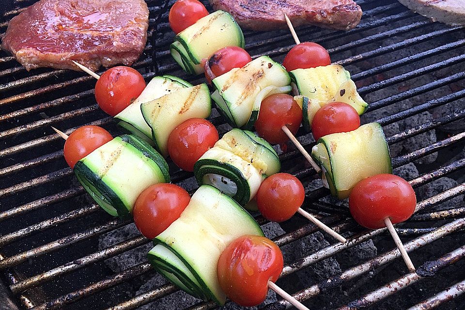 Zucchini-Spieße vom Grill