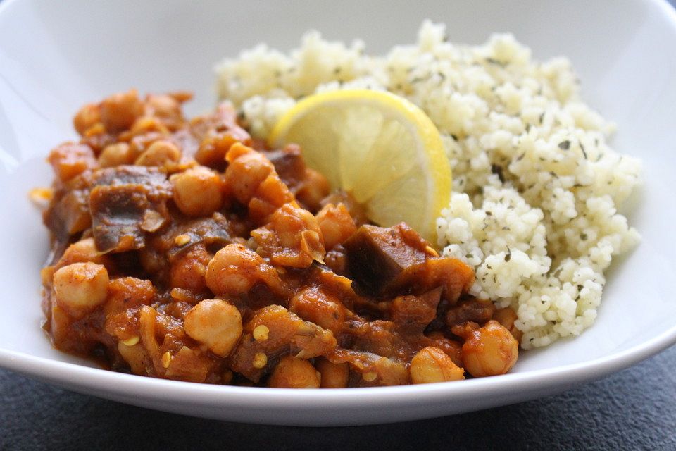 Aubergineneintopf mit Zitronencouscous