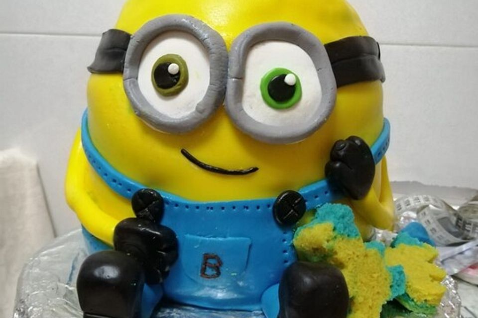 Minion-Torte mit Kinderschokoladencreme