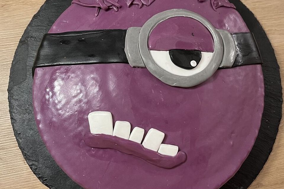 Minion-Torte mit Kinderschokoladencreme