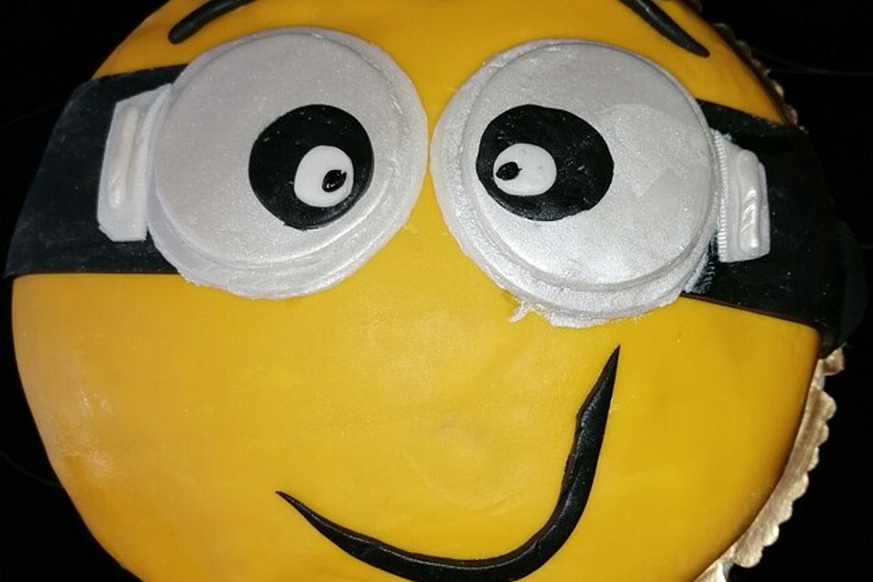 Minion-Torte mit Kinderschokoladencreme