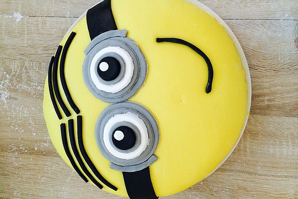 Minion-Torte mit Kinderschokoladencreme