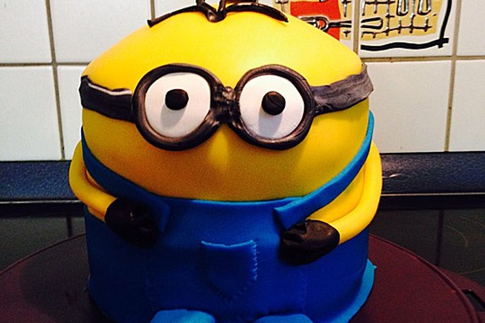 Minion-Torte mit Kinderschokoladencreme