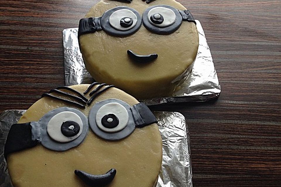 Minion-Torte mit Kinderschokoladencreme