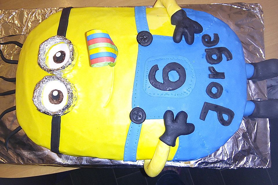 Minion-Torte mit Kinderschokoladencreme