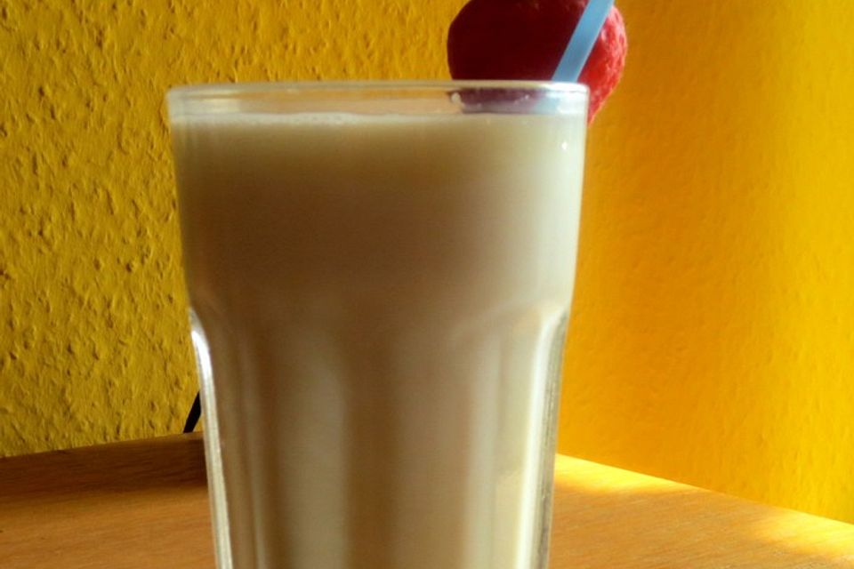 Ananas-Smoothie mit Buttermilch