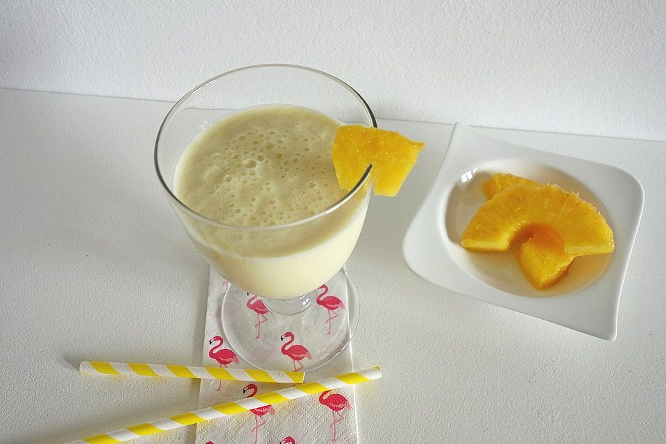 Ananas-Smoothie mit Buttermilch