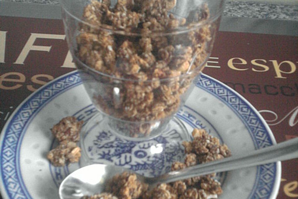 Crunchy Müsli mit Erdnussmus